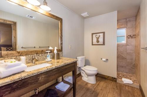 Bathroom sa Vineyard Trail Cottages- Adults Only