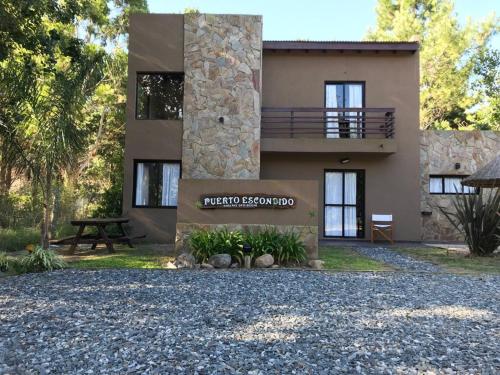 Puerto Escondido – Alojamiento en Santa Teresita