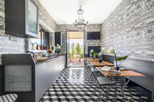 Dapur atau dapur kecil di Rarity Suites