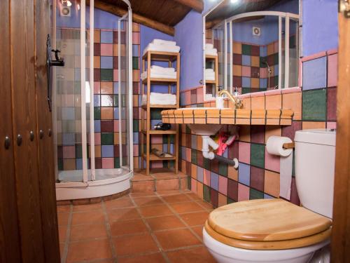 A bathroom at La Casa Nazarí de Benaocaz