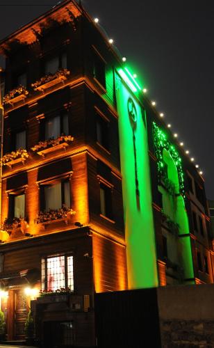 Bangunan di mana terletaknya hotel