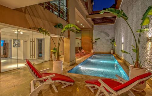 Πισίνα στο ή κοντά στο Yaad City Hotel