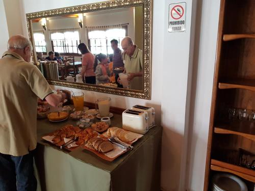 Φαγητό σε αυτό το πανδοχείο ή κάπου εκεί κοντά