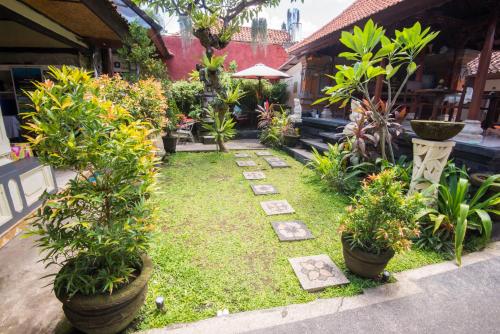 Κήπος έξω από το Radha Homestay