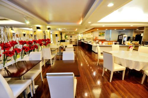 Restoran ili drugo mesto za obedovanje u objektu Grand Park Hotel Excel Kisarazu