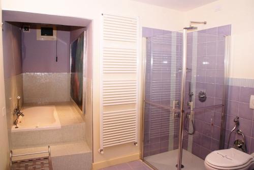 Ένα μπάνιο στο Oro Rosso Hotel Ristorante