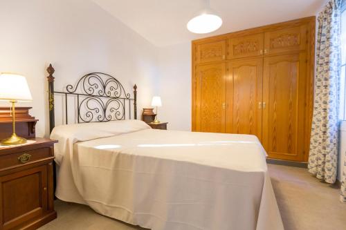 เตียงในห้องที่ Casita Cerrillo en Villa de Nijar con piscina