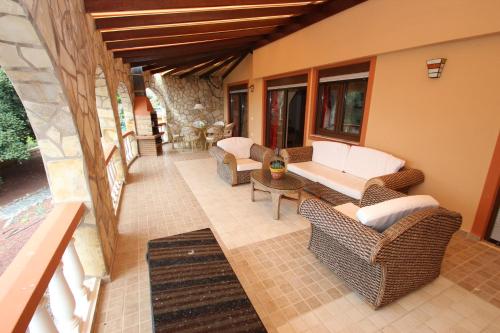 A seating area at Finca SanJuan (Batista) für Gruppen