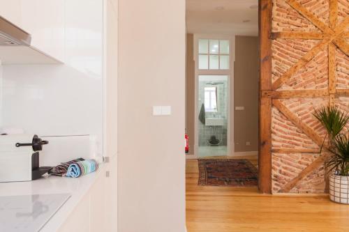 Alfama Baixa Spacious And Bright Apartment Blends the Historic and the Contemporary 2 Bedrs & 2 Bathrs AC 18th Century Building