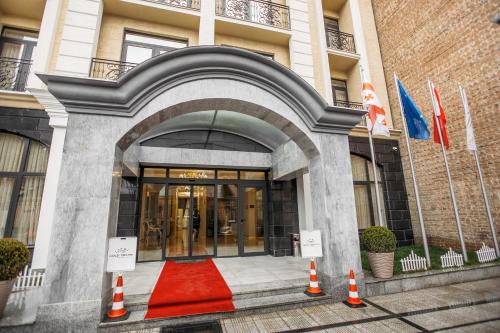Η πρόσοψη ή η είσοδος του Gold Tbilisi Hotel