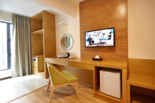 Televisyen dan/atau pusat hiburan di Hotel Six Seasons @ Mid Valley