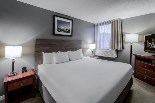 Hotel Faubourg Montreal Centre-Ville Downtown Image