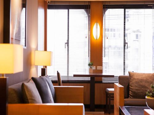 Posezení v ubytování Royal Inn Taipei Nanxi - MRT Zhongshan Station