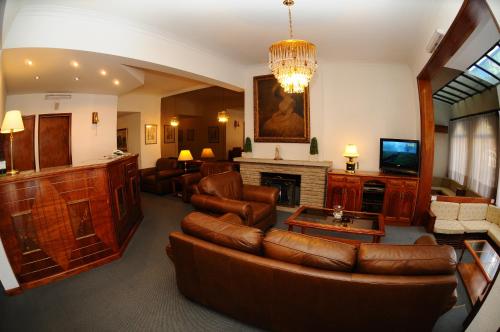
The lobby or reception area at Hotel Marino
