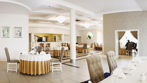 Restoran ili neka druga zalogajnica u objektu Hotel Malwa