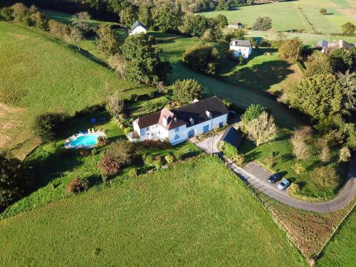 Een luchtfoto van Chambres D'hotes Biscayburu