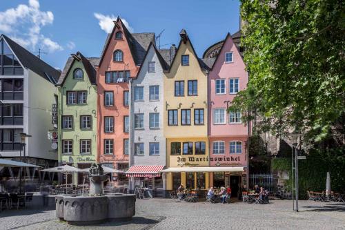 Afbeelding uit fotogalerij van KONCEPT HOTEL Zum Kostbaren Blut in Keulen