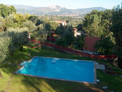 Výhled na bazén z ubytování Casa Maria Joana nebo okolí