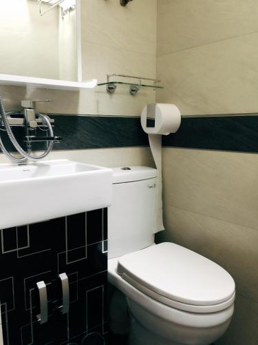 Ein Badezimmer in der Unterkunft Hong Kong Tai San Guest House (Burlington Branch)