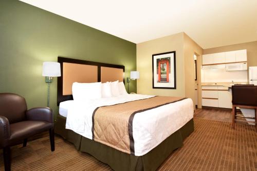 Cama o camas de una habitación en Extended Stay America Suites - Dallas - Las Colinas - Carnaby St
