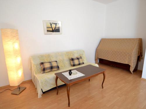Gallery image of Apartment Travaš-3 by Interhome in Barbat na Rabu