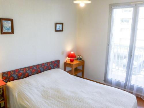 Apartment Les Marines de Port Canet by Interhome