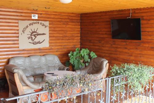 Φωτογραφία από το άλμπουμ του Hotel-complex Mizh Triokh Ozer σε Svityazʼ