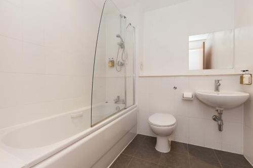 Stylish Apartment photo 25