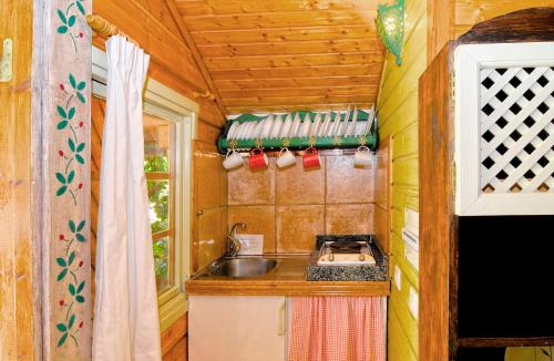 Dapur atau dapur kecil di Camping Reina Isabel