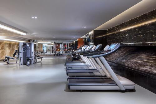 Fitness centrum a/nebo fitness zařízení v ubytování Sofitel Guiyang Hunter
