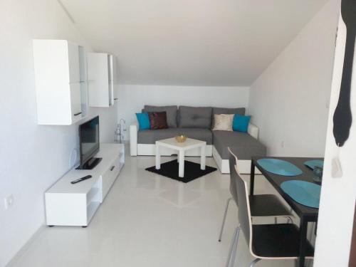 Apartments Kamelija