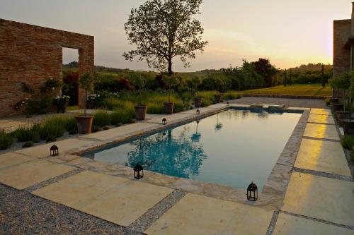 Bazén v ubytování Fontelunga Hotel & Villas nebo v jeho okolí