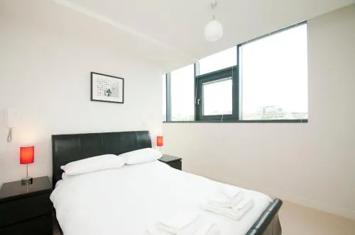 Cleyro Serviced Apartments - Finzels Reach photo 17