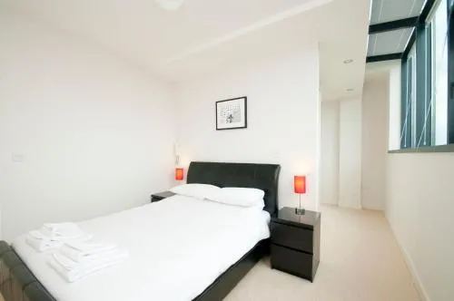 Cleyro Serviced Apartments - Finzels Reach photo 55