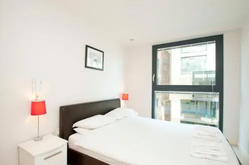 Cleyro Serviced Apartments - Finzels Reach photo 13