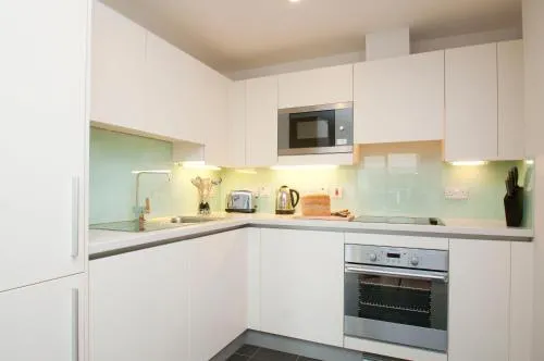 Cleyro Serviced Apartments - Finzels Reach photo 56