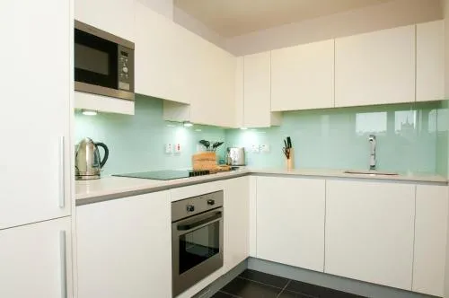 Cleyro Serviced Apartments - Finzels Reach photo 15
