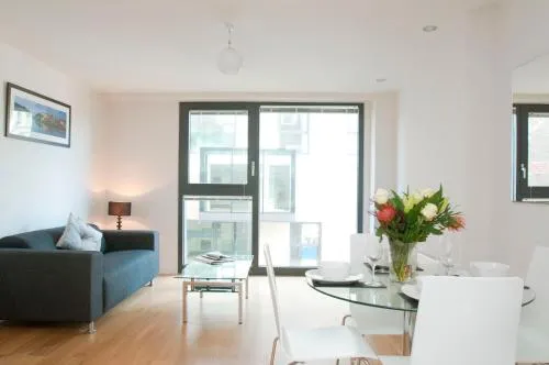 Cleyro Serviced Apartments - Finzels Reach photo 18