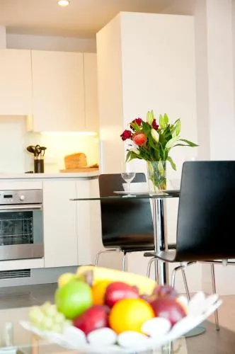 Cleyro Serviced Apartments - Finzels Reach photo 14