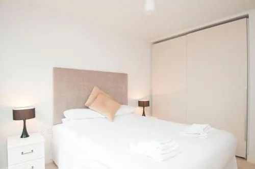Cleyro Serviced Apartments - Finzels Reach photo 100