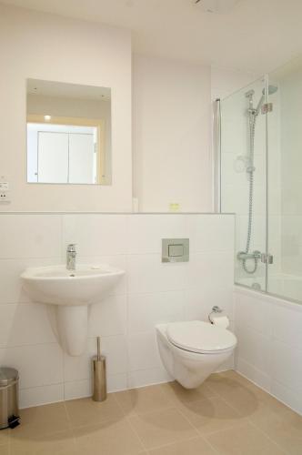 Cleyro Serviced Apartments - Finzels Reach photo 181
