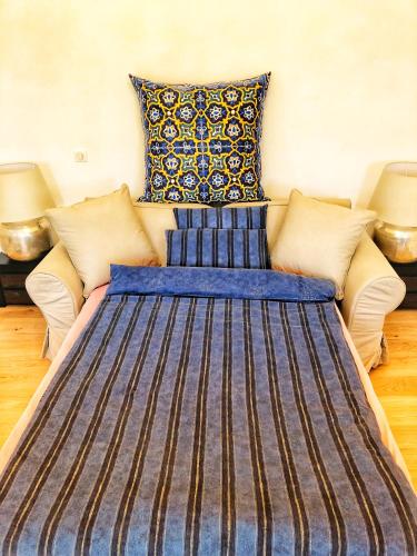 Chez Kari-top location in charming old town