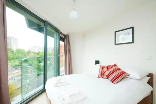 Cleyro Serviced Apartments - Finzels Reach photo 122