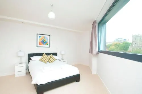 Cleyro Serviced Apartments - Finzels Reach photo 123