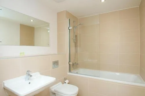 Cleyro Serviced Apartments - Finzels Reach photo 125