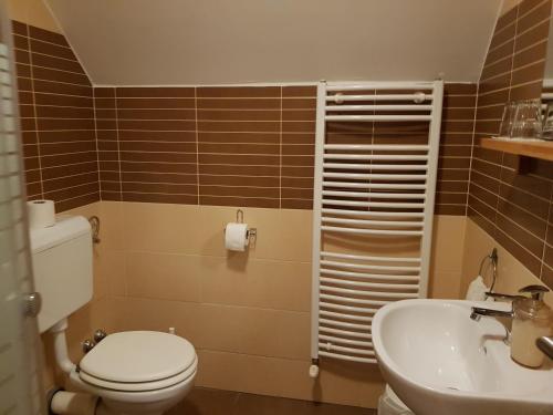 Amaretto Szállás 3519 Miskolctapolca, Bencések útja 13. kép - 3