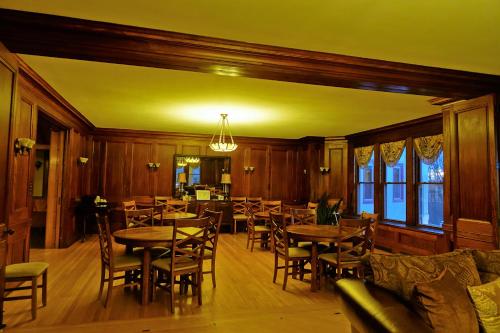 Gallery image of The Inn at Ragged Edge in Chambersburg
