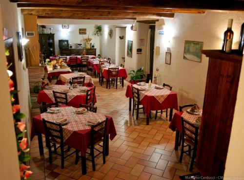 A restaurant or other place to eat at Agriturismo San Vito