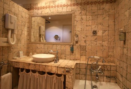 Kylpyhuone majoituspaikassa Mas des Carassins