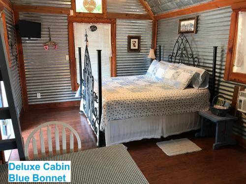 Gallery image of Top of the Hill RV Resort & Cabins in Waring